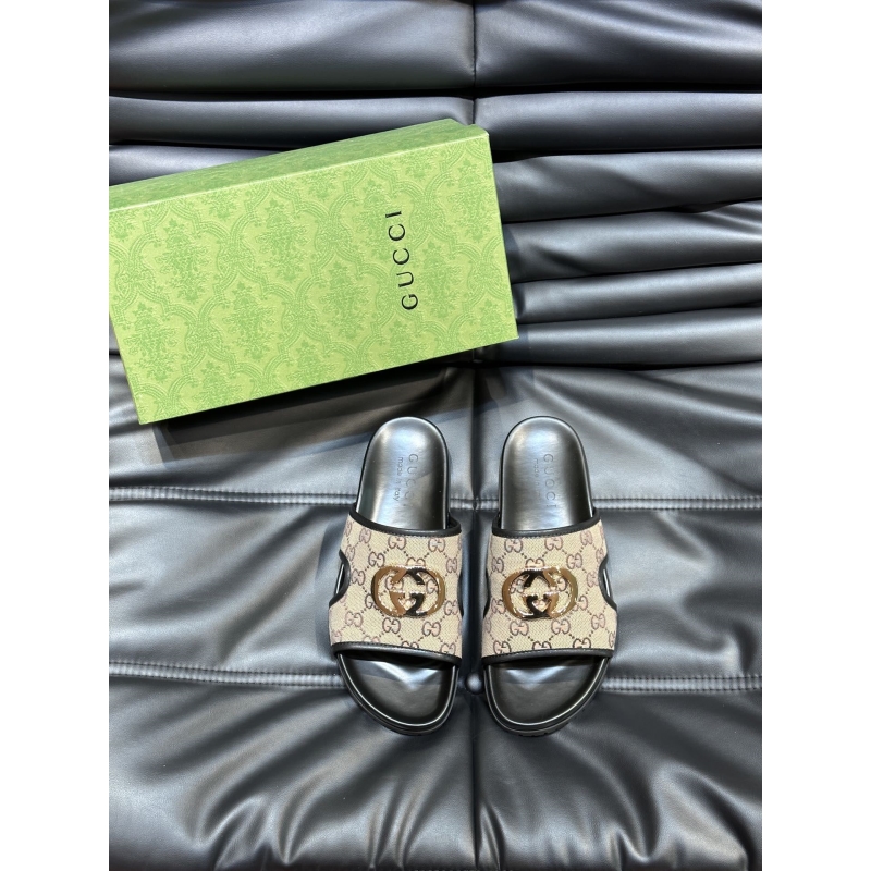 G*u*i slippers